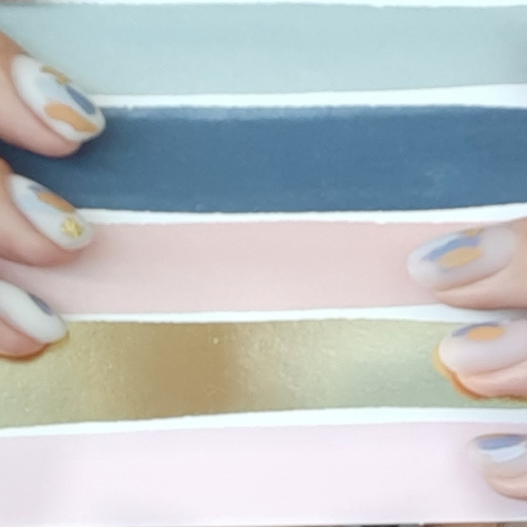 Meet your Posher, Amanda - Picture 3 of 3